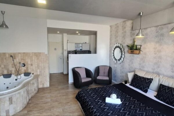 סוויטת חוף קסומה מול הים