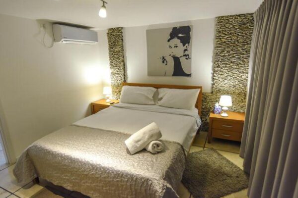 חדר מפואר במרחק נגיעה מהים