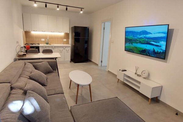 חדר האירוח גולדן בעיר נשר