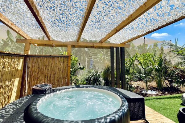 פינת חמד פרטית עם ספא במגדים