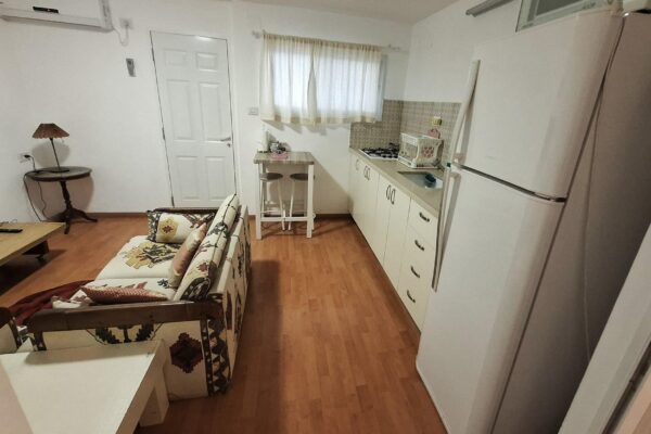 אירוח רומנטי בכפר ורדים – חדר אלונה